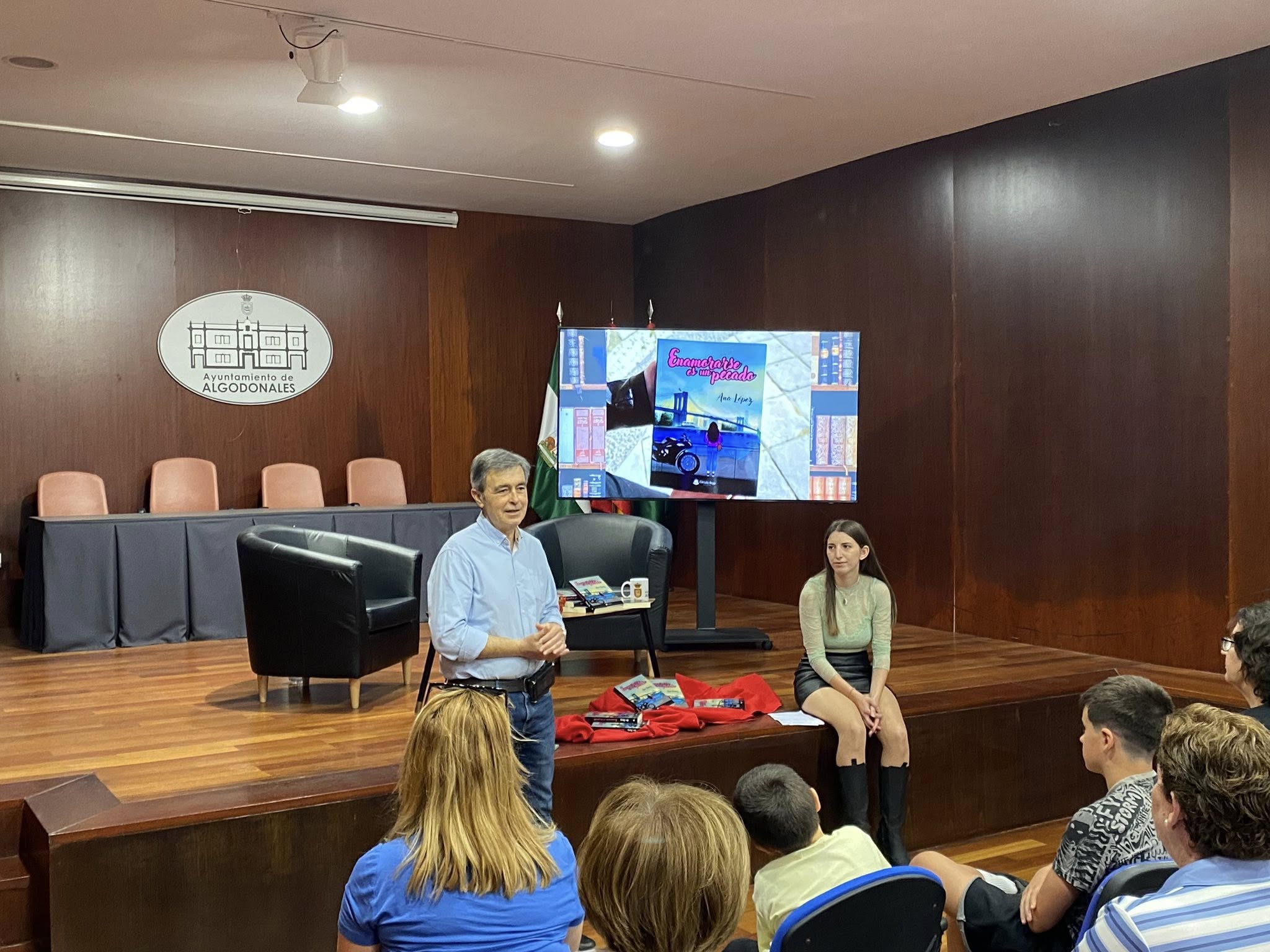 Presentación del primer libro de Ana López